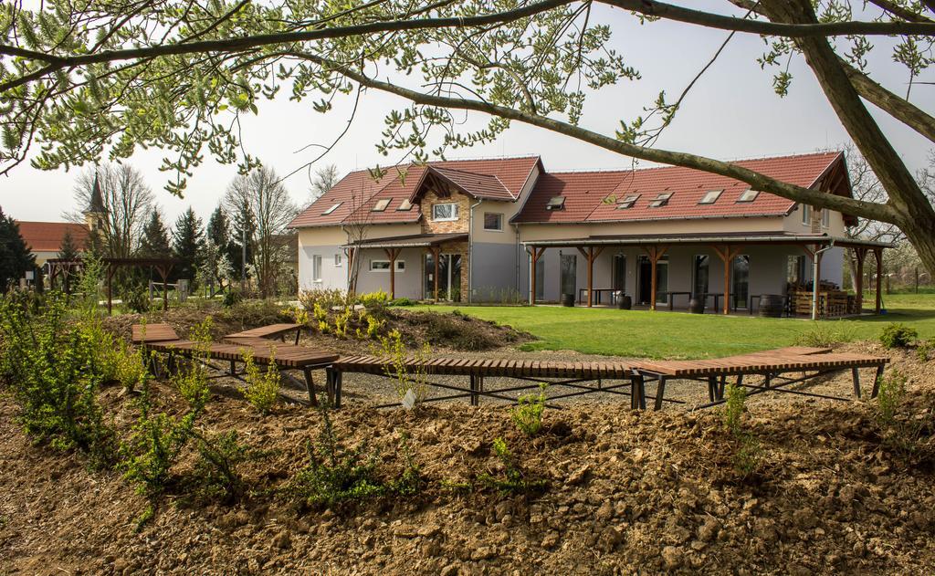 Horpacsi Europa Piheno Koezpont Hotel Ngoại thất bức ảnh